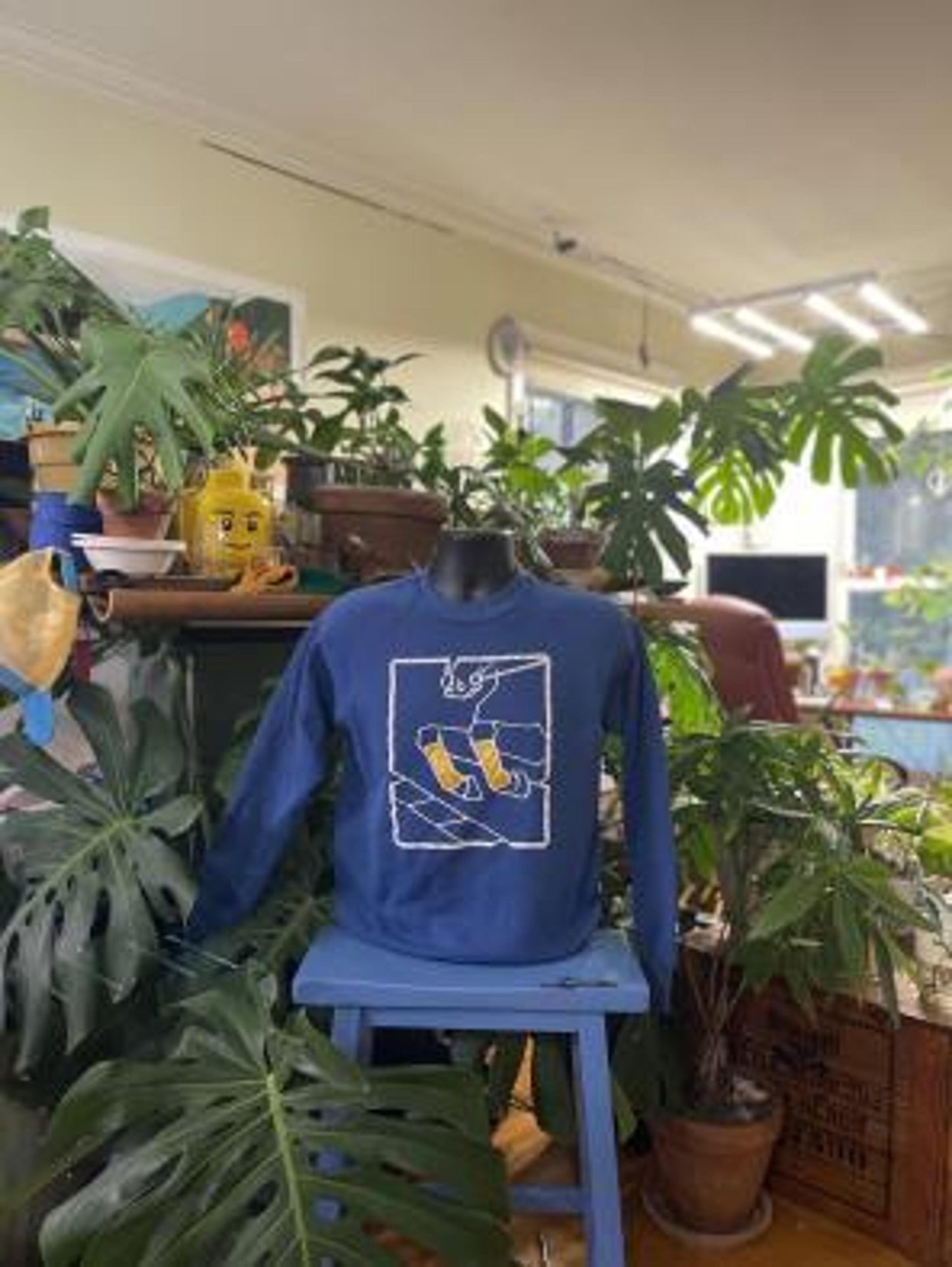 True Vintage Jerzees Graphic Sweatshirt - Blue with Unique Print