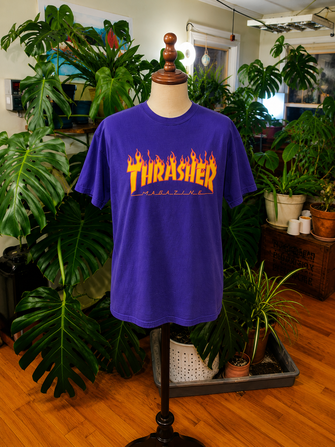 Vintage Thrasher Flame Logo T-Shirt – Purple – Medium